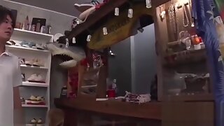 試着がてらに試SEX！ 白咲碧